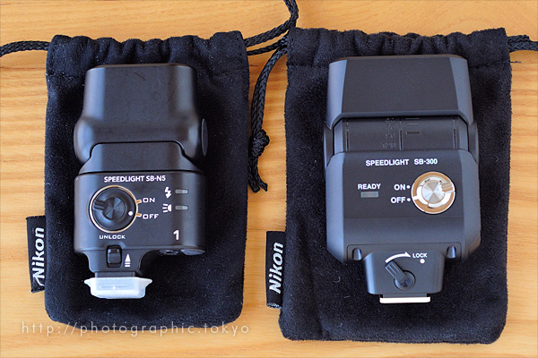 カメラ その他 小型軽量のお気軽ストロボ・Nikon スピードライト SB-300 